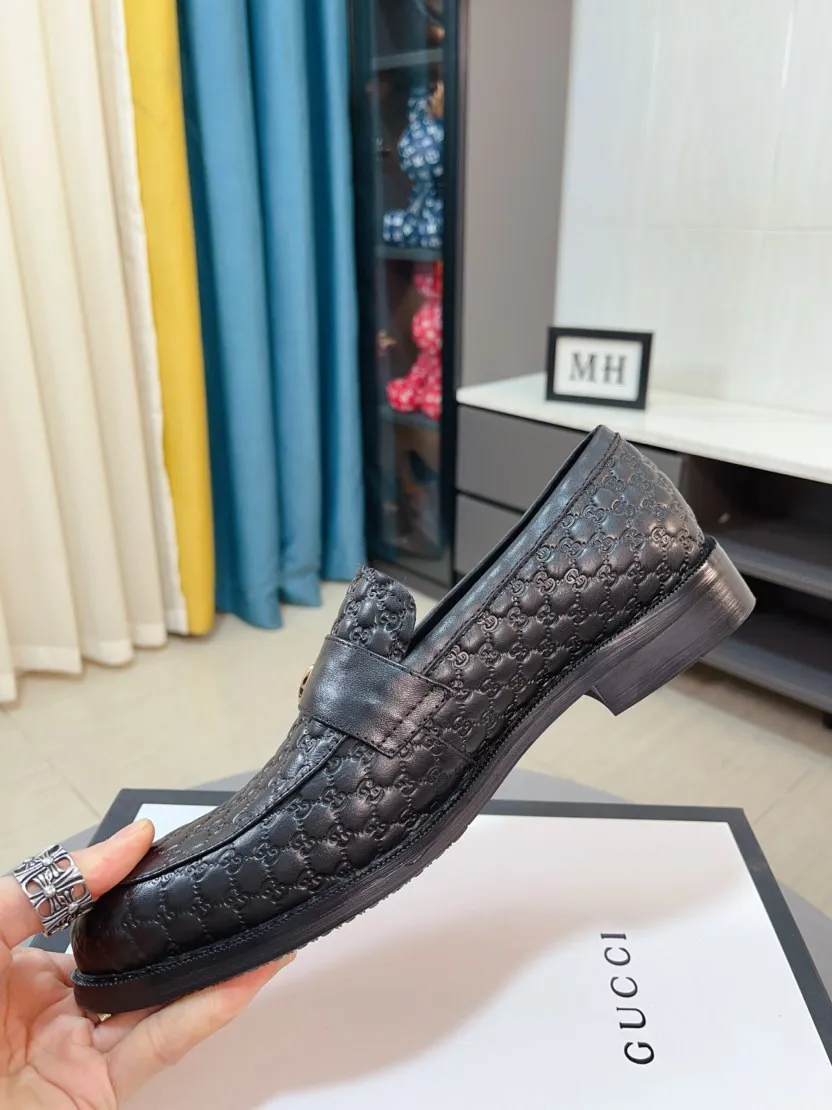 Men's Men's Shoes 💰458🌹🌹【GUCCI】The most popular classic Gucci leather shoes. Synchronized with the official website, the upper is made of Italian open-edge pig ostrich pattern➕cow leather lining, with unique brand and unique craftsmanship. Highlighting the hot style of the new year. Stop hesitating, stop wandering, get it now. Number: 38--44, 45 46 can be customized